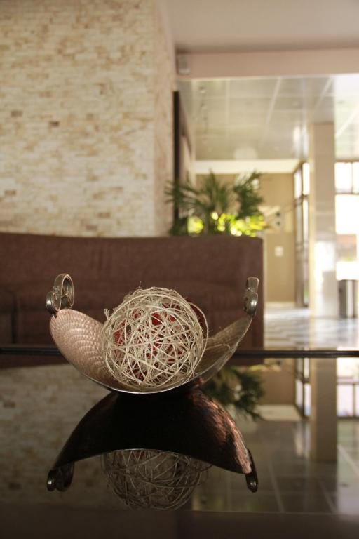 Warm interior detail at Hotel Montecarlo Jojutla